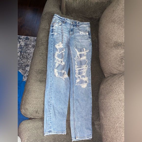American eagle ripped jeans. - Picture 2 of 2